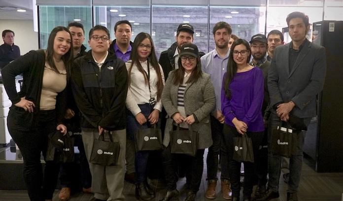   Young professionals from Chile who participated in Hack Day & # 39; Desafío América & # 39; 