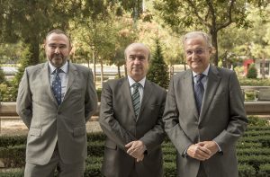 Fernando Ruiz, director de Sostenibilidad de Repsol; Mariano Jabonero, secretario general de la OEI, e Ignacio Egea, vicepresidente de Fundación Repsol.