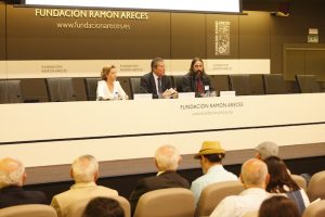 Inauguración del Simposio sobre el Centenario de la Gripe Española, a cargo de Blanca Sánchez Alonso, Federico Mayor Zaragoza y Adolfo García-Sastre