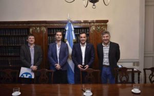 Firma del convenio entre el Ministerio argentino, la Superliga y la OEI para la campaña ‘Primero la Escuela’