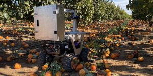 El robot móvil que recolecta y da una segunda vida a la fruta caída al suelo