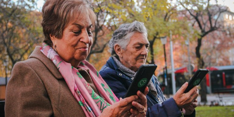 maximilina telefono móvil personas mayores brecha digital jorge terreu