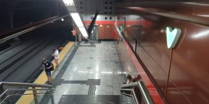 Más accesibilidad para personas con discapacidad auditiva en estaciones de tren