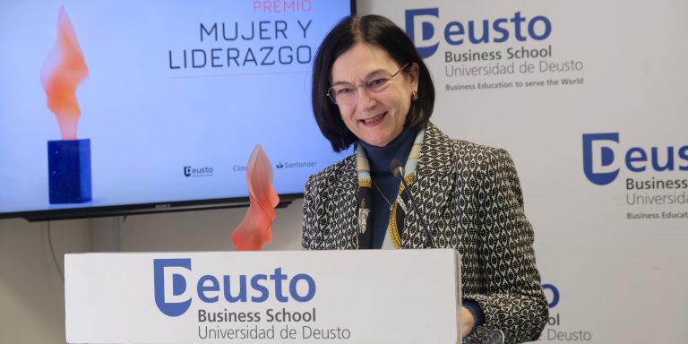 cani fernandez cnmc premio mujer y liderazgo deusto