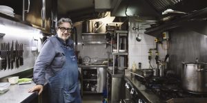 La Tasquita de Enfrente: la oda de Juanjo López a la cocina sencilla en medio de la vorágine gastronómica de Madrid