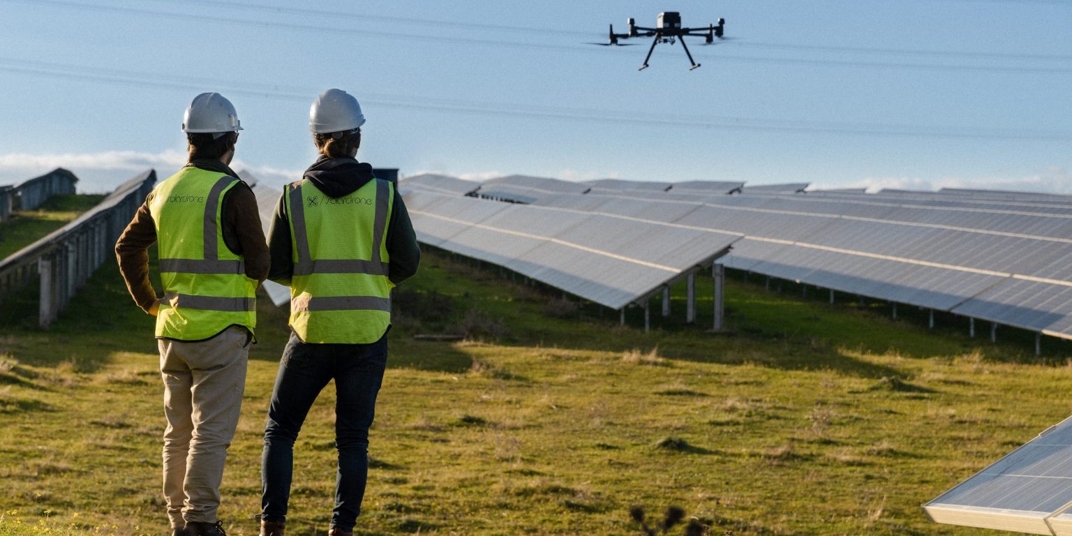 Solardrone drones dron inspección placas solares José quesada anuario innovación