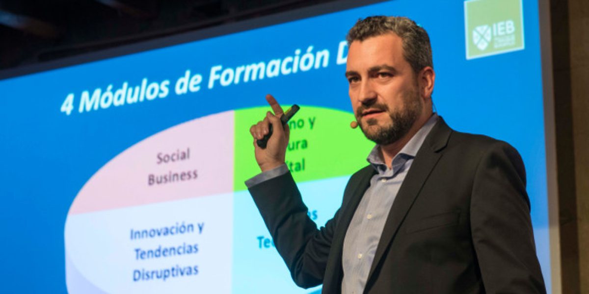 Rodrigo García de la Cruz, director del Programa de Innovación y Tecnología Financiera del IEB